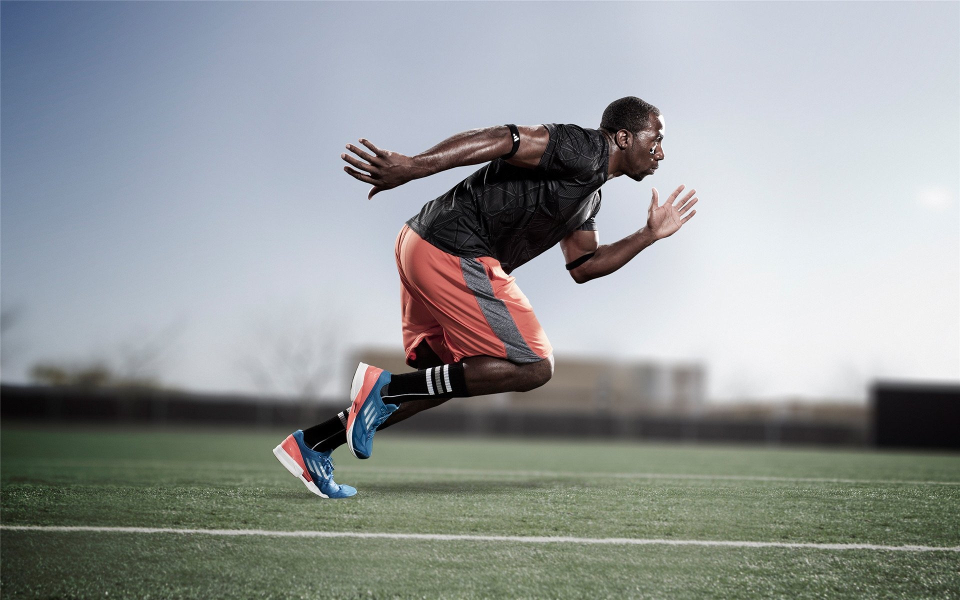 九游赛事-莱万个人第205球，德甲史上第一射手继续领跑，莱万的德甲纪录